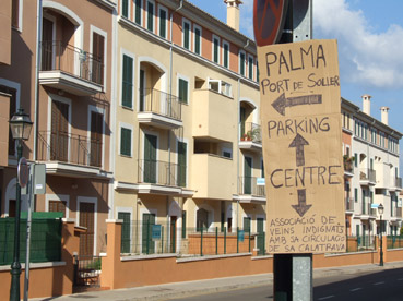 El cartell ha estat fet a mà