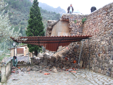 Estat en el que va quedar la porxada