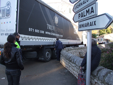 El camió se'n duia la carpa