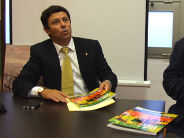 Mayol durant la presentació de la revista