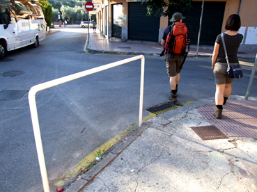 Una de les baranes al carrer de Costa i Llobera