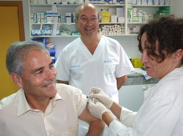 Femenías en el moment de vacunar-se