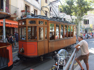 Imatge retrospectiva del tramvia que en una setmana compleix 100 anys.