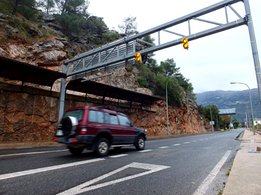 El semàfor, en el carril de pujada a Sóller