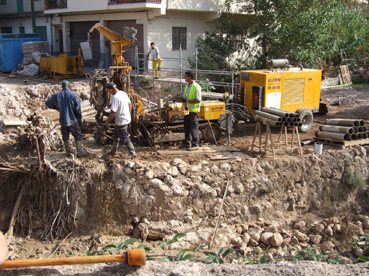 Els treballadors realitzant els pilotatges