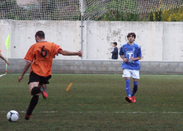 Una imatge del partit disputat ahir a Can Maiol pel Port de Sóller.