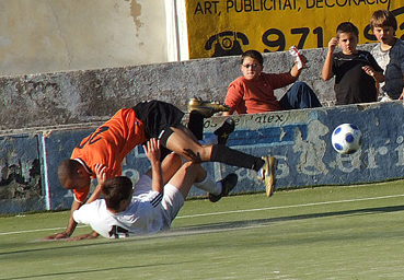 Un instant del partit disputat al Camp den Maiol.