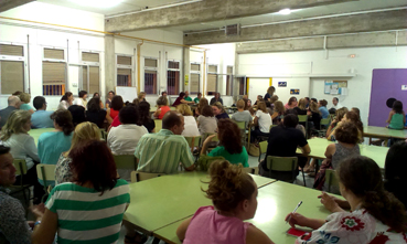 Les associacions de pares celebraren reunions ahir vespre