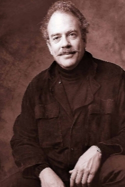 Ilan Rogoff reuní més de cent persones al Teatre Municipal.