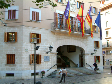 El plenari tendrà lloc a les 20 hores.