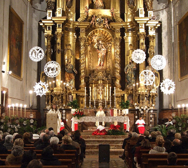La Parròquia de Sant Bartomeu, engalanada per a l'ocasió.