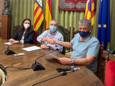 Instant de la firma de l'acord