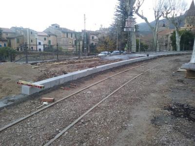 Els treballs han comportat eliminar la vella andana de l’estació.