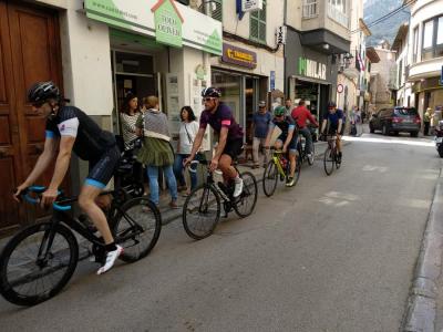 Bicicletes en contra direcció a Bauzà