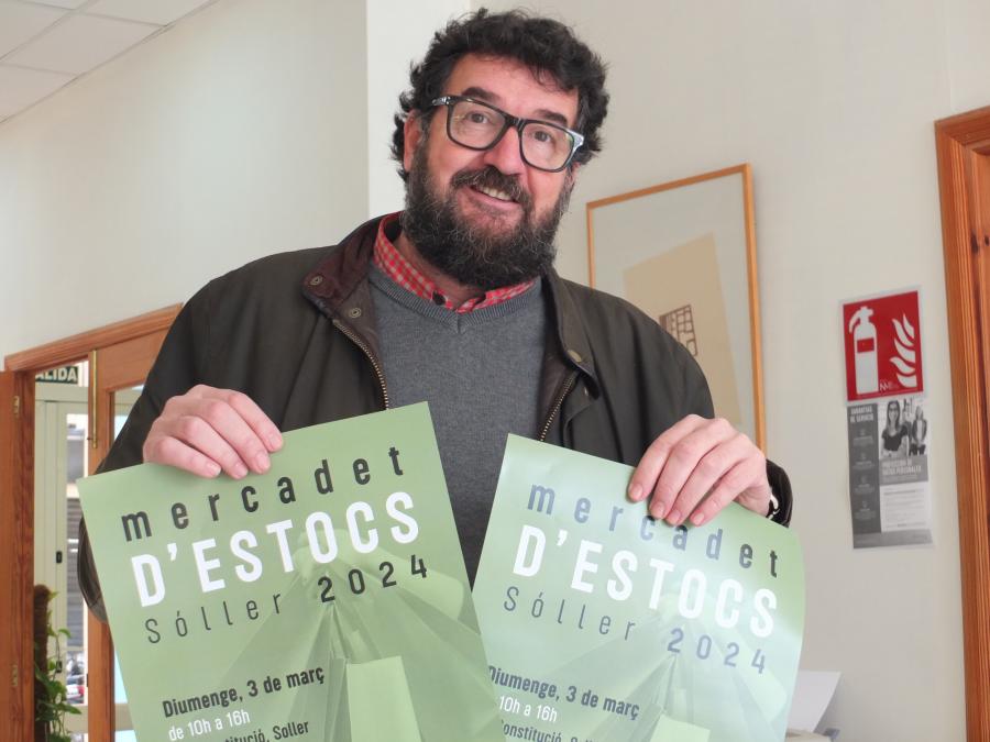 Aguiló, amb els cartells del mercadet