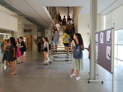 Els alumnes, avui dematí, abans de les proves.