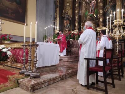 Els capellans durant la missa major