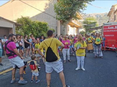L'actuació de la batucada, divendres capvespre.