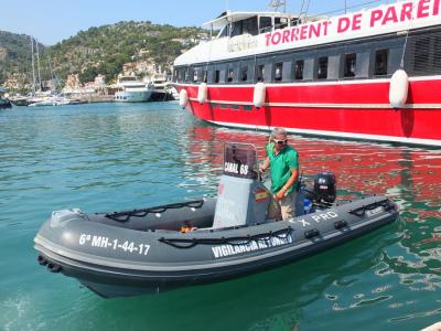 L'embarcació de vigilància al Port.