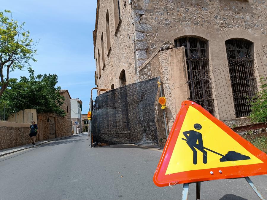 Les tanques col.locades a la fàbrica, avui