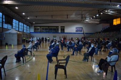 Els ciutadans, esperant el resultat.