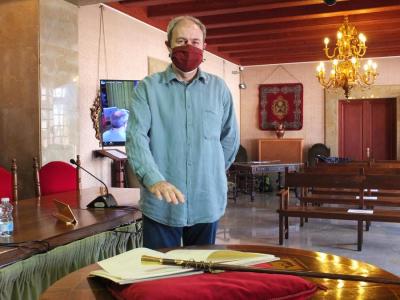 Suau, en la jura del seu càrrec de regidor