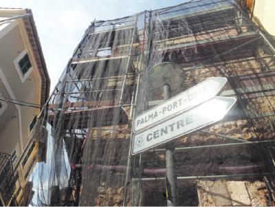 La casa situada al final del carrer d'Isabel II.