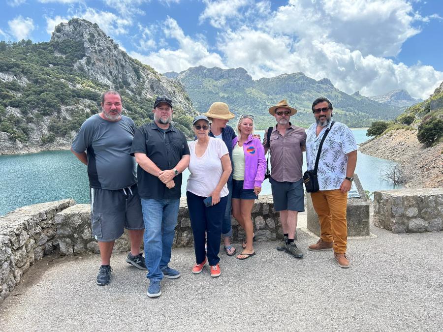 El grup de localitzadors, al Gorg Blau