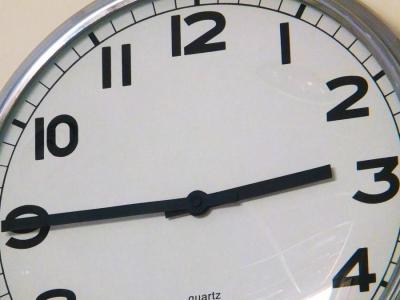 A les tres seran novament les dues