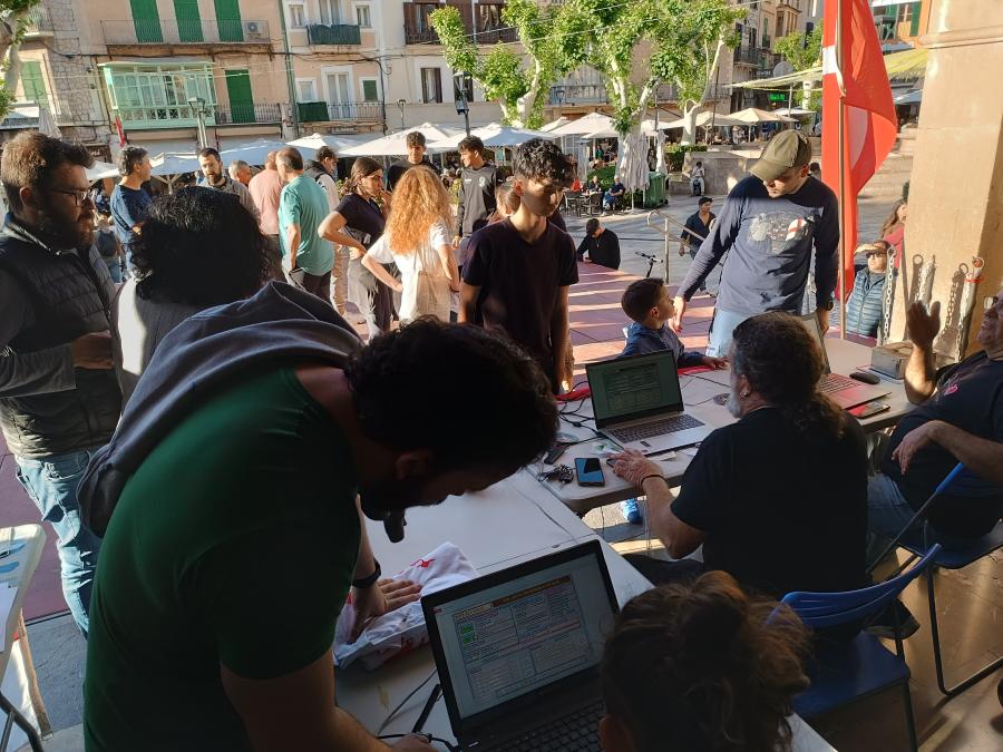 Ahir, els col.lectius varen repartir els darrers distintius