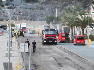Les tasques de pavimentació, en marxa.