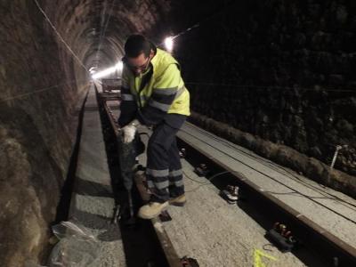 Els operaris, aquesta setmana, treballant a l'interior de la galeria.