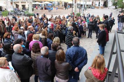 La concentració que s'ha celebrat avui migdia a la Plaça de la Constitució.