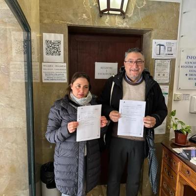 Montener i Simó, davant el registre municipal