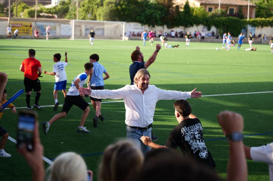 L'entrenador portuari, en el partit d'ascens a Preferent.