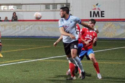 Una imatge del partit d'ahir. (Foto: futbolbalear).