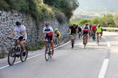 Un grup de ciclistes durant el recorregut.