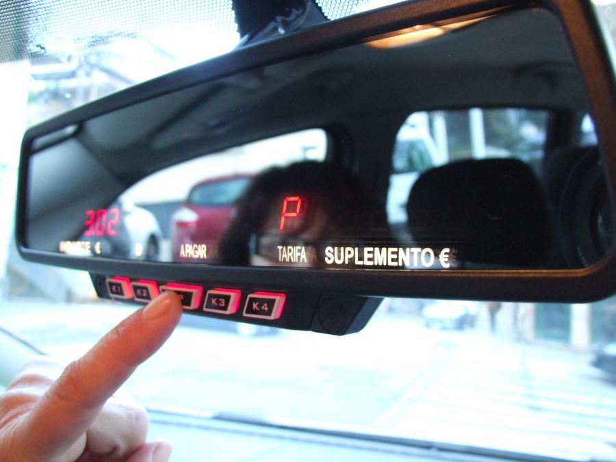 El taxímetre d'un dels vehicles de servei públic de Sóller.