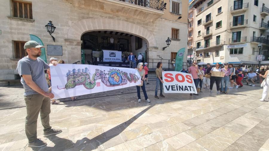 La concentració ha coincidit amb l'emissió d'un programa de ràdio.