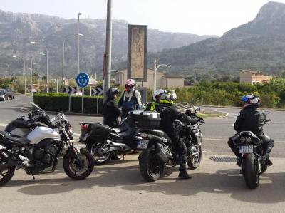Uns moters al Monument