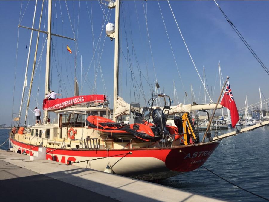 El veler Astral farà escala al Port per explicar la seva tasca humanitària.