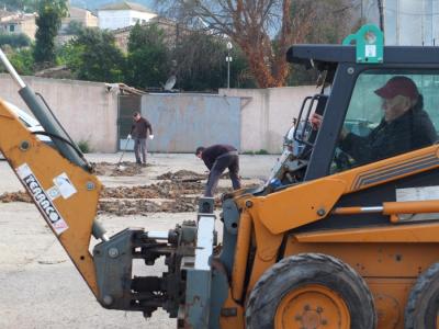 Els operaris treballant al pàrquing, avui
