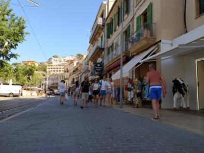 La primera línia del Port de Sóller.