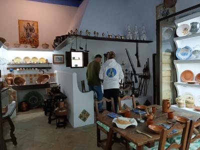 Uns visitants a la cuina de pagès del Casal