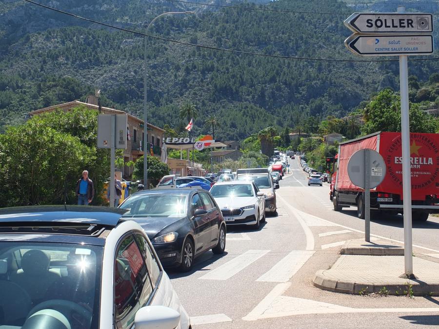 L'embús al desviament, ahir