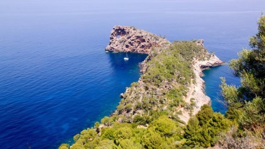 Una vista panoràmica de Sa Foradada
