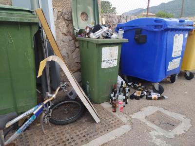 Un punt de recollida desbordat, avui