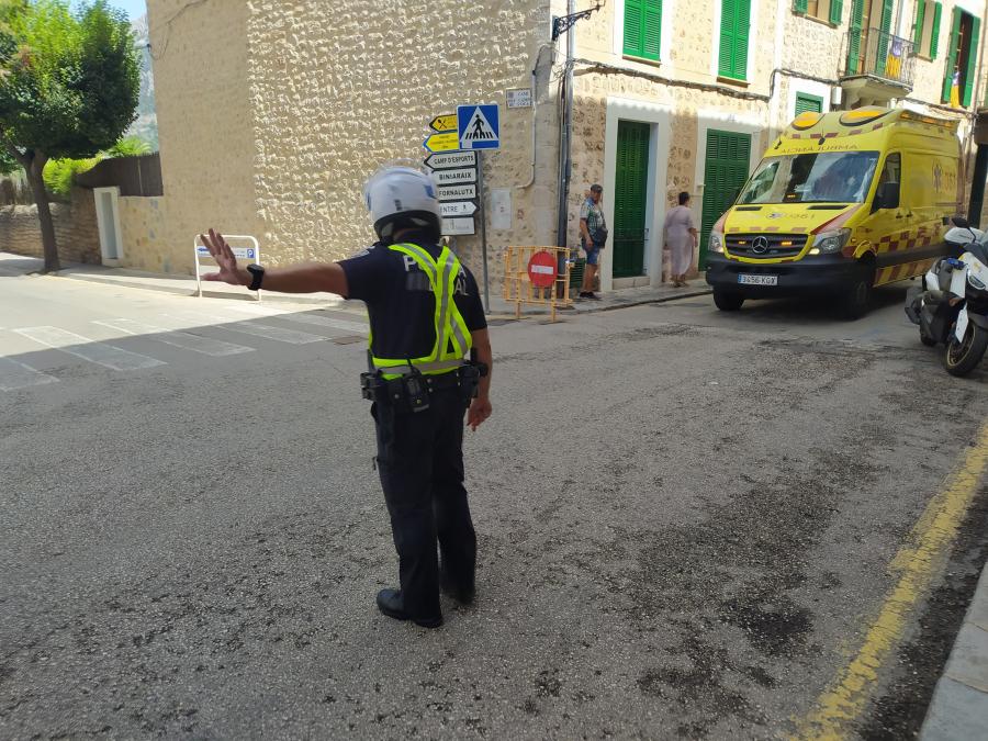 El moment de l'alliberament del vehicle d'urgències.