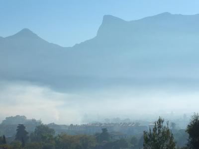 Un núvol de fum damunt Sóller.