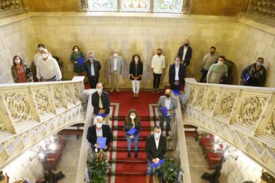 Simarro, a l'esquerra, a la foto de família al Consell